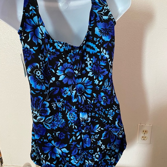 Bathing suit - Picture 4 of 7